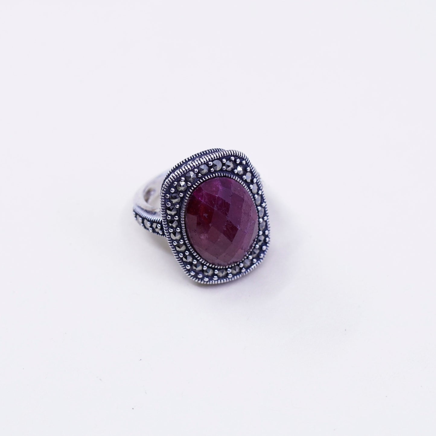 Size 6, Vintage sterling 925 silver handmade ring w/ Indian ruby and Marcasite