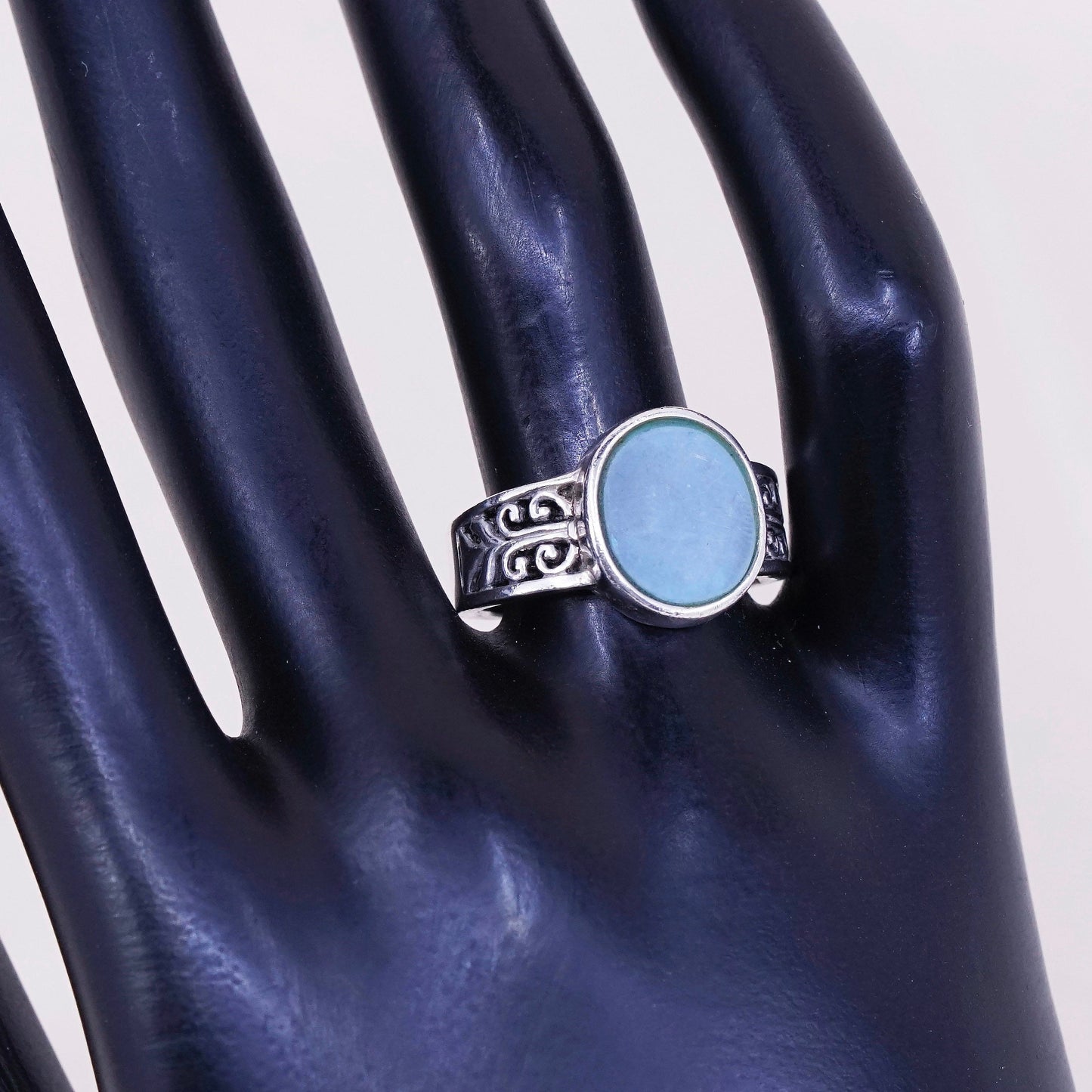 Size 8, Vintage sterling 925 silver handmade ring with turquoise and Filigree