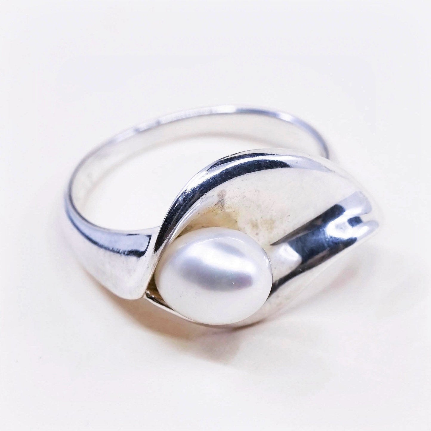 sz 8, vtg Sterling silver handmade ring, modern 925 lily flower band w/ pearl