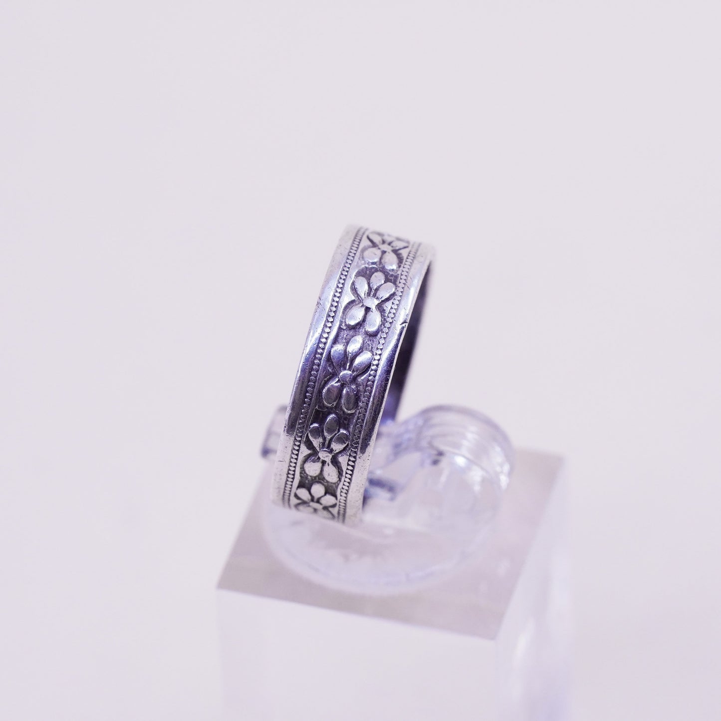Size 7.25, vtg sterling silver handmade ring, 925 band with flower and leaves