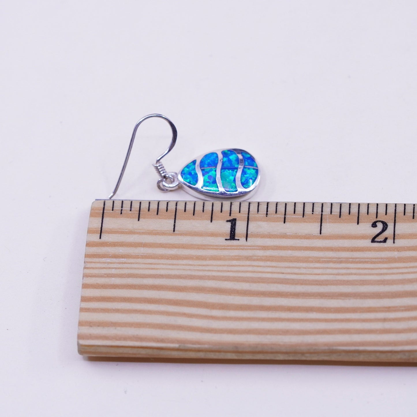 Vintage southwestern sterling 925 silver handmade teardrop earrings with opal
