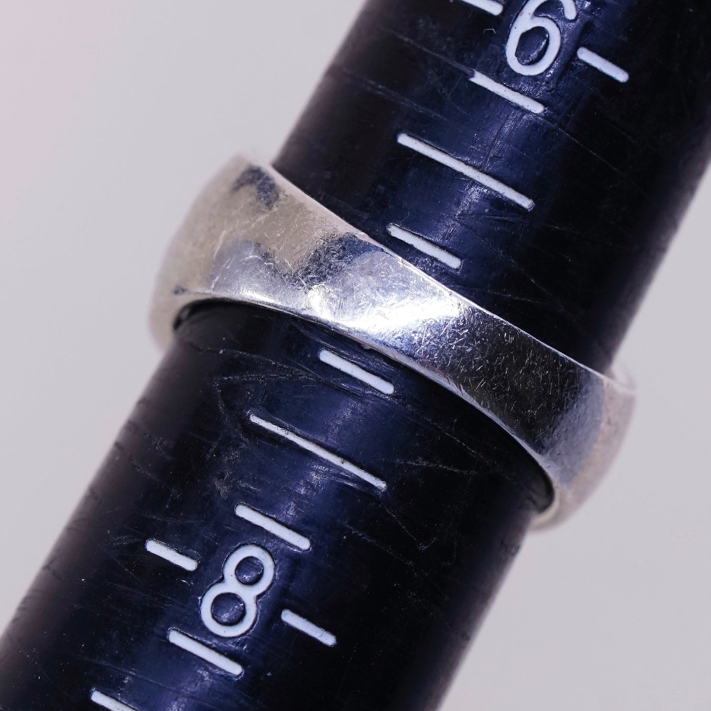 sz 7, vtg Sterling silver 925 ring, statement band with round CZ and filigree