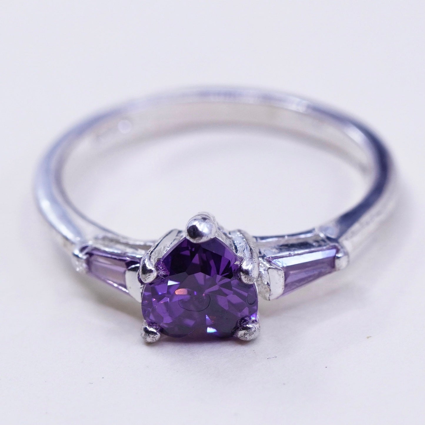Size 6.25, vintage Sterling 925 silver ring with amethyst heart and Cz