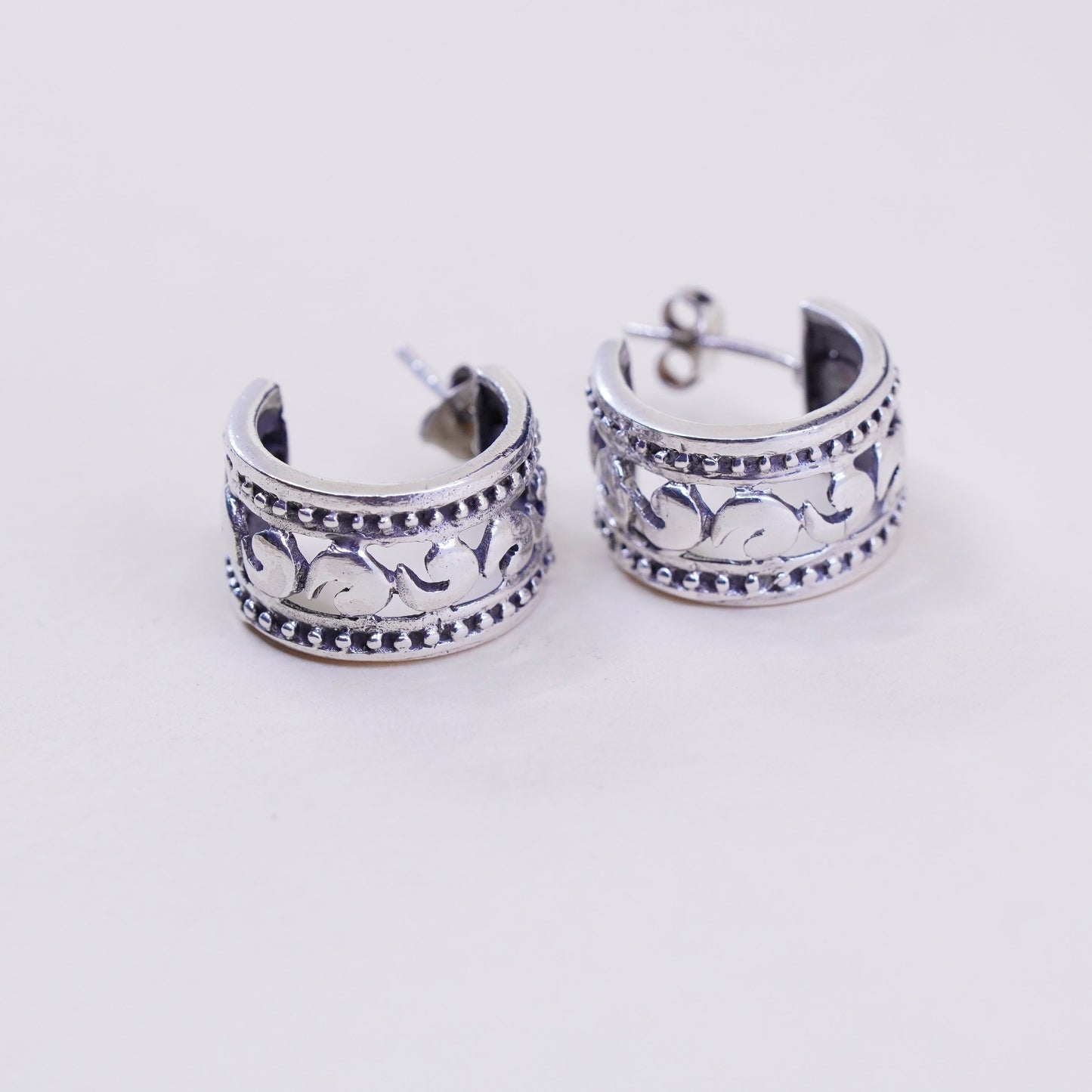 0.75”, Vintage sterling silver handmade earrings, 925 silver Huggie w/ filigree