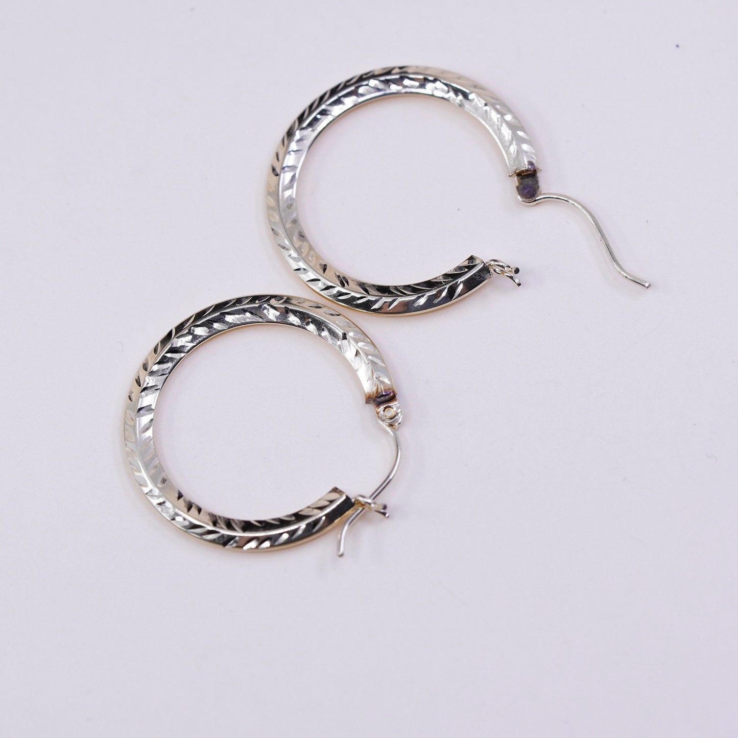 1”, 1.3g, Vintage real 14K gold hoops earrings, puffy yellow gold textured huggie. Stamped 14K