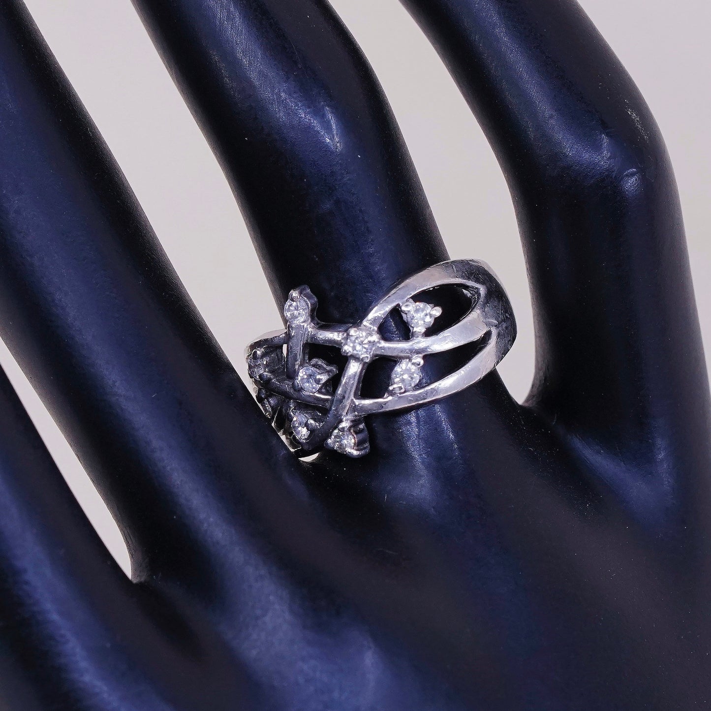 sz 7, vtg Sterling silver 925 ring, statement band with round CZ and filigree