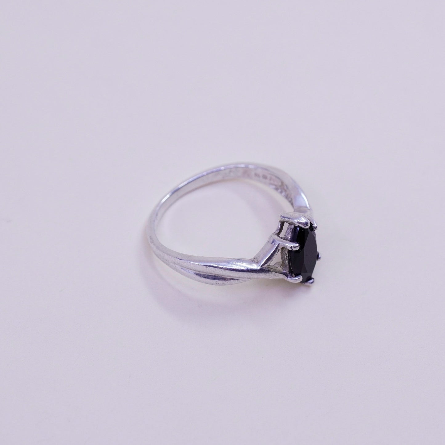 Size 6, Vintage sterling silver 925 ring with wavy obsidian