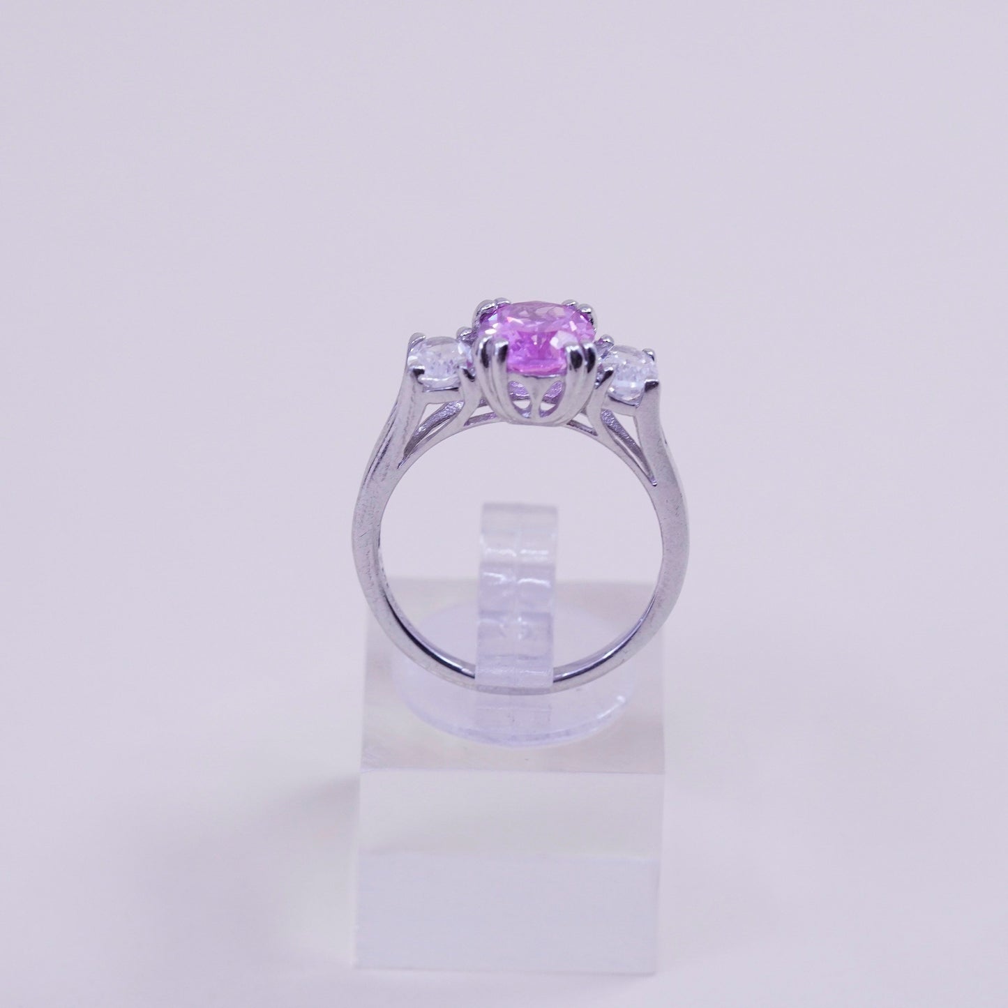 Size 7, Vintage Sterling 925 silver fashionable ring with pink clear crystal
