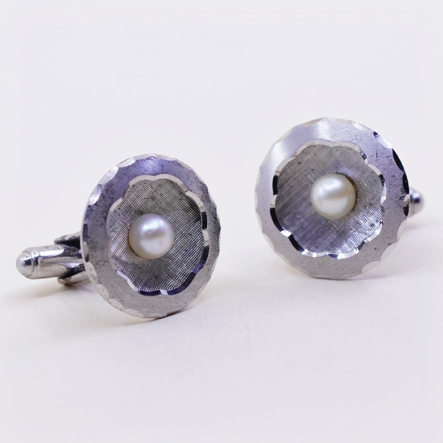 Vintage 1950s sterling silver cuff link, 925 textured round cufflink with pearl