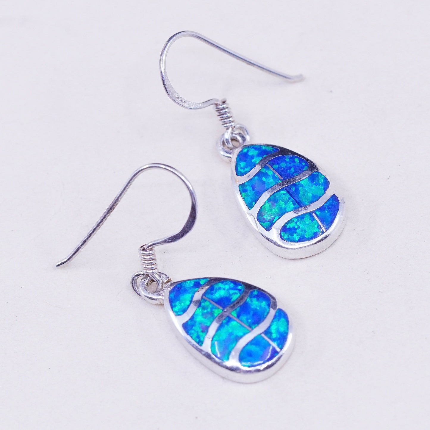 Vintage southwestern sterling 925 silver handmade teardrop earrings with opal