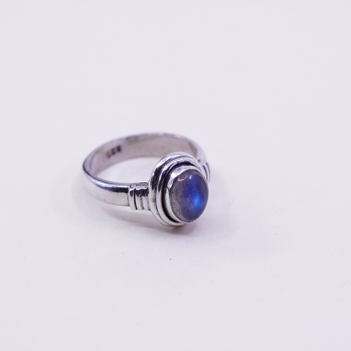 Size 8, vintage Sterling silver handmade ring, 925 with oval labradorite