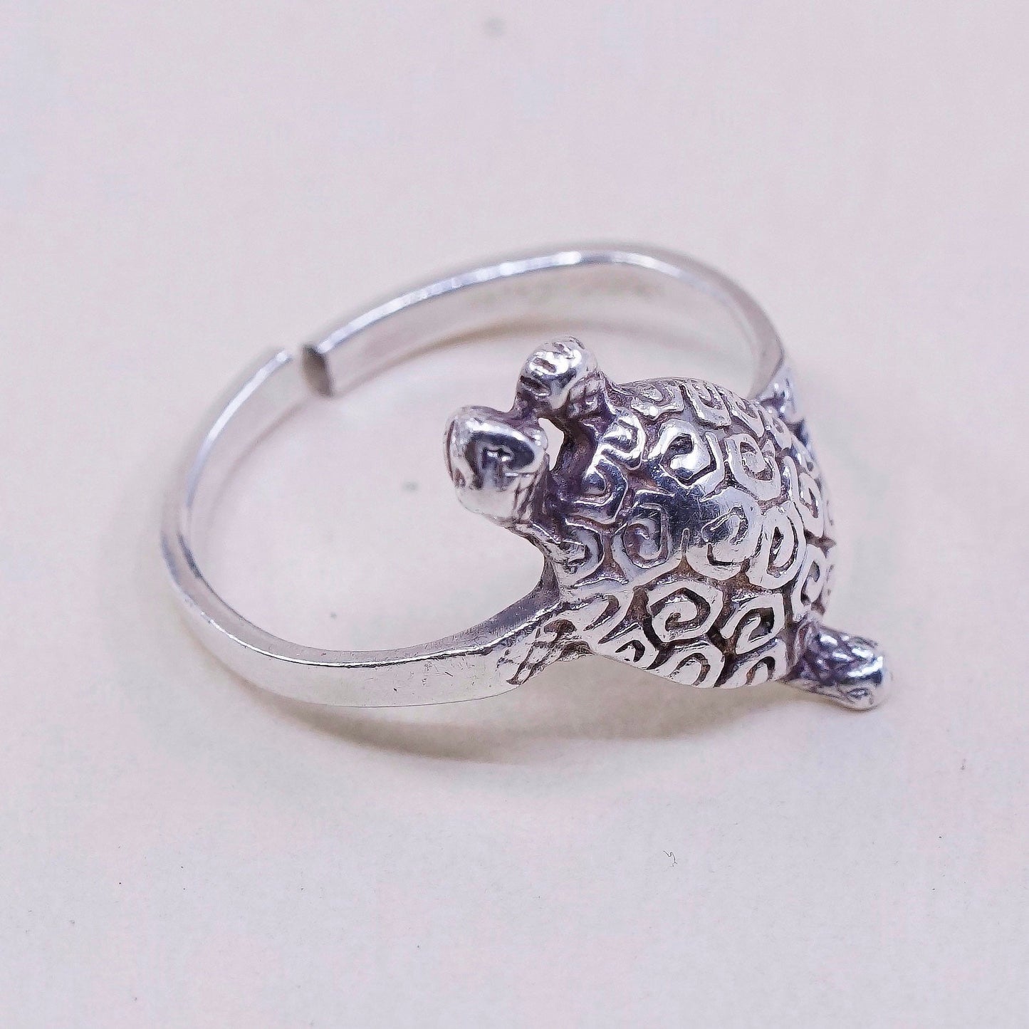 Size 7, vtg sterling silver handmade ring, 925 band with turtle