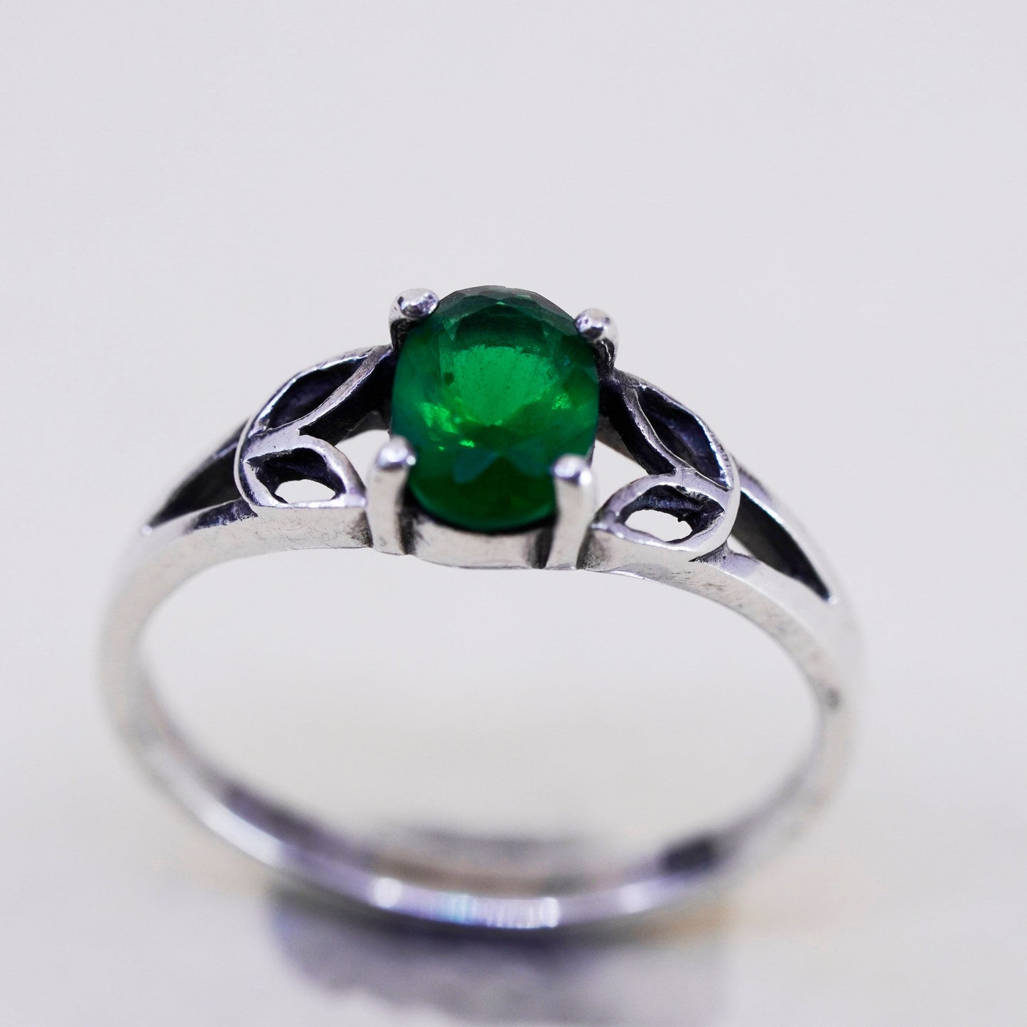 Size 7, vintage Sterling silver handmade ring, 925 stackable band with emerald