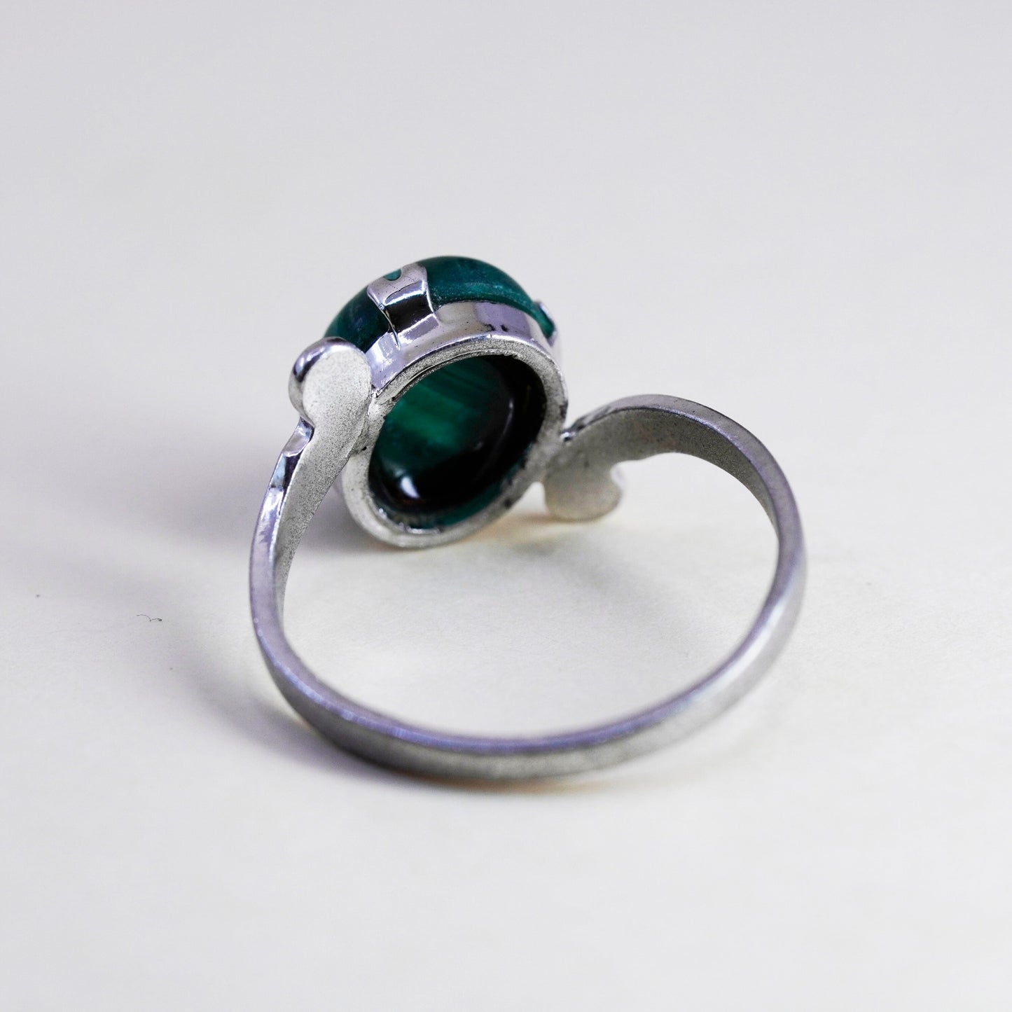 Size 6.5, southwestern Sterling 925 silver handmade ring with malachite