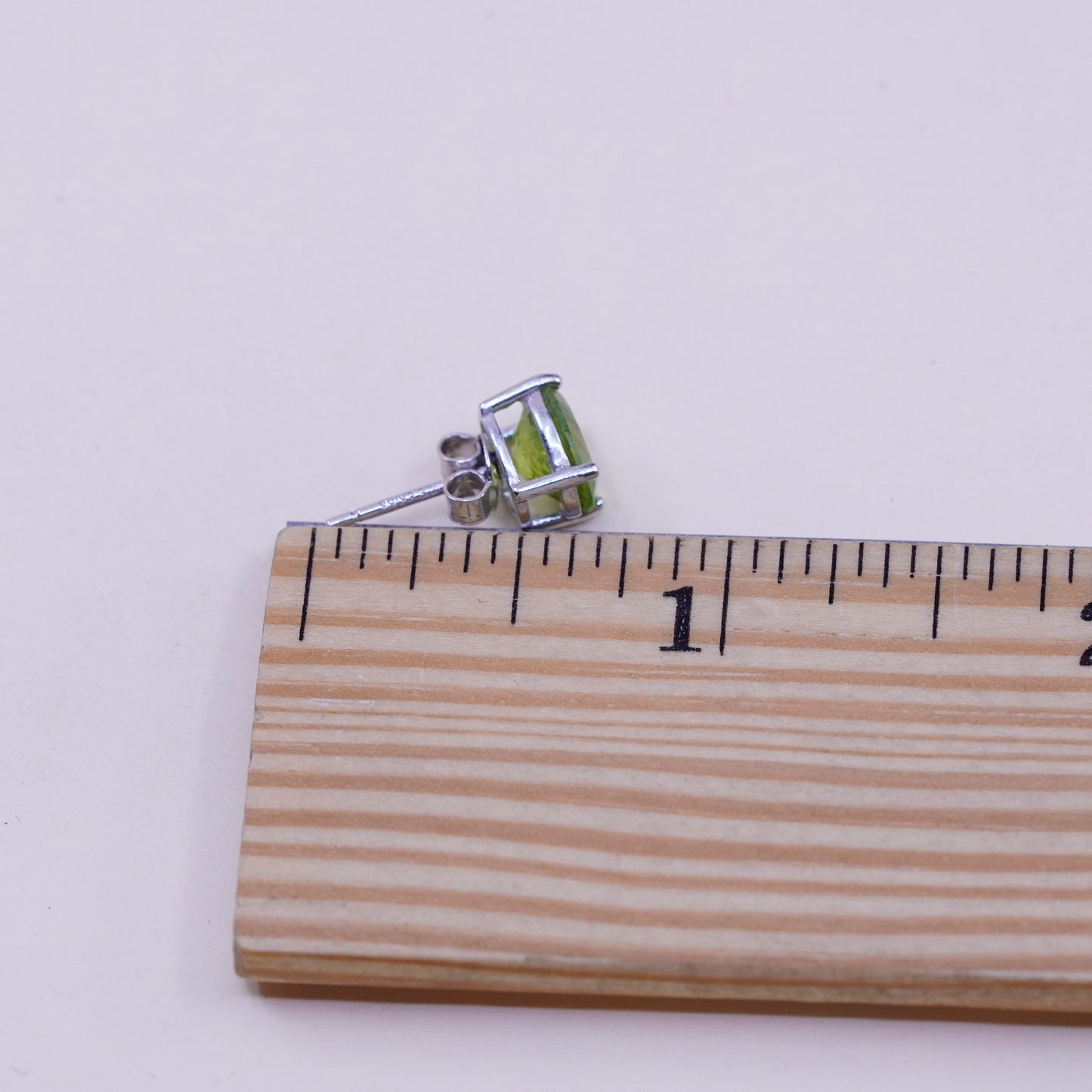 7mm, Vintage sterling 925 silver earrings with peridot, minimalist studs
