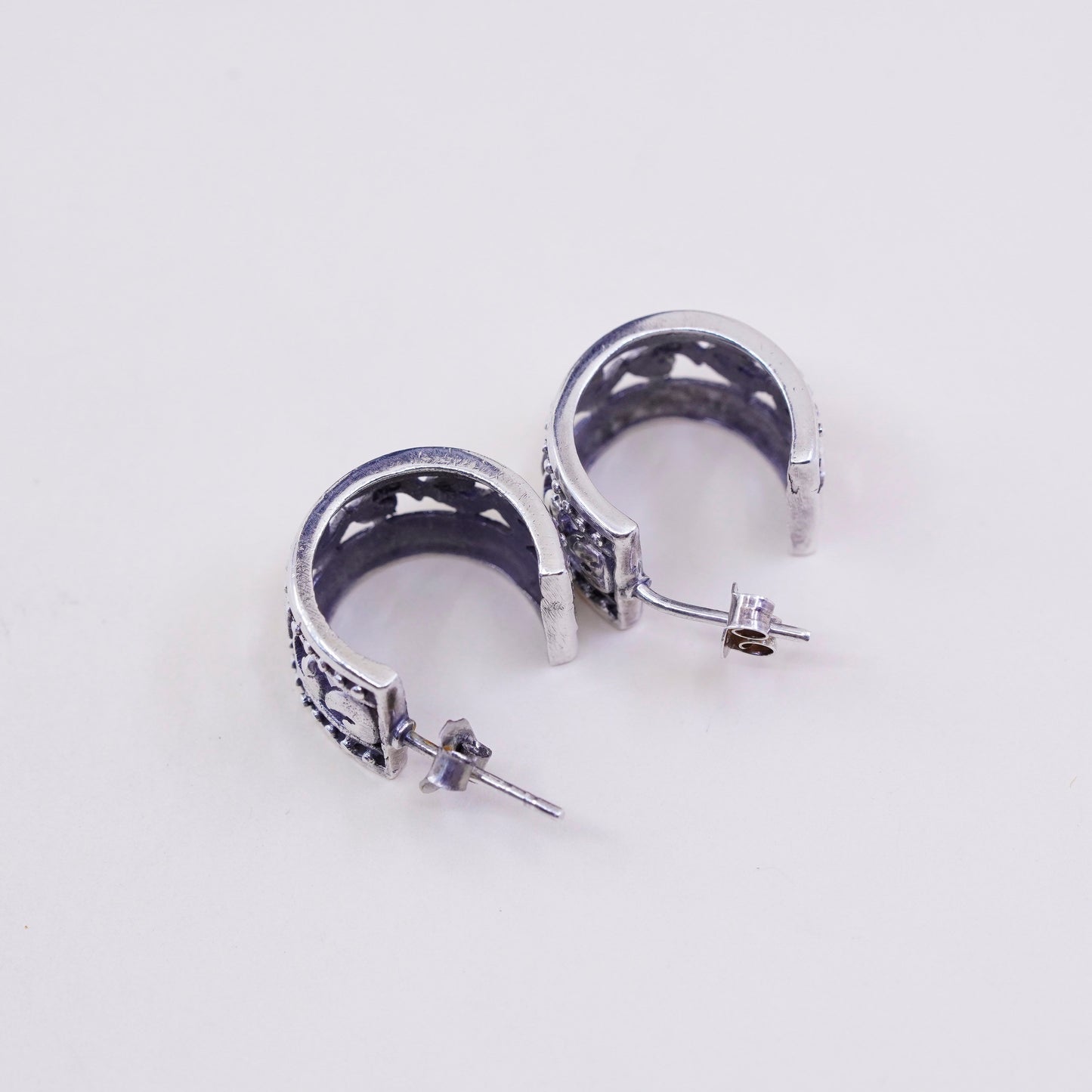0.75”, Vintage sterling silver handmade earrings, 925 silver Huggie w/ filigree