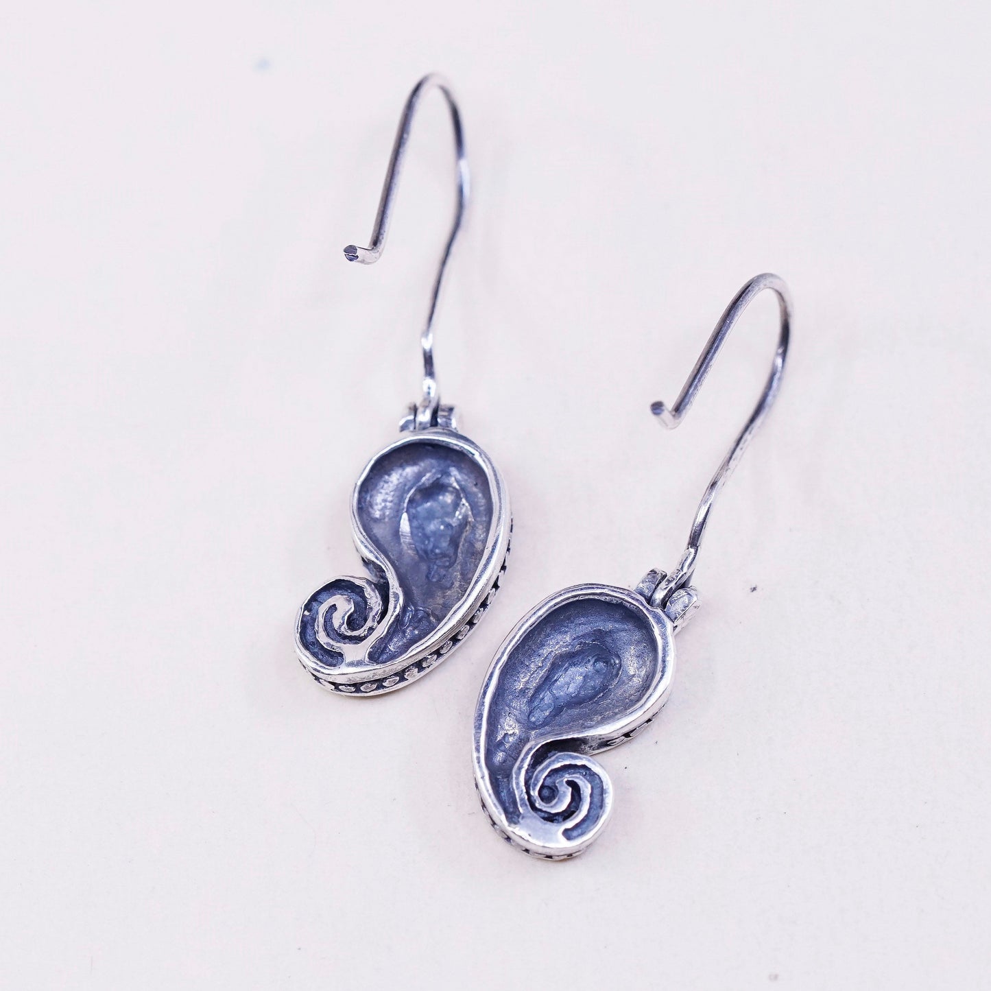 Vintage Sterling silver handmade Bali earrings, Indian 925 swirl pattern oval