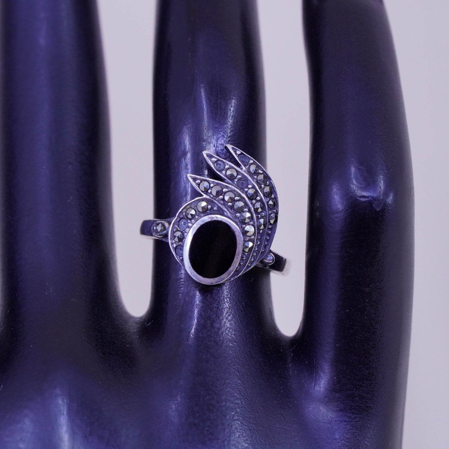 Size 6, Vintage sterling 925 silver handmade ring with obsidian and Marcasite
