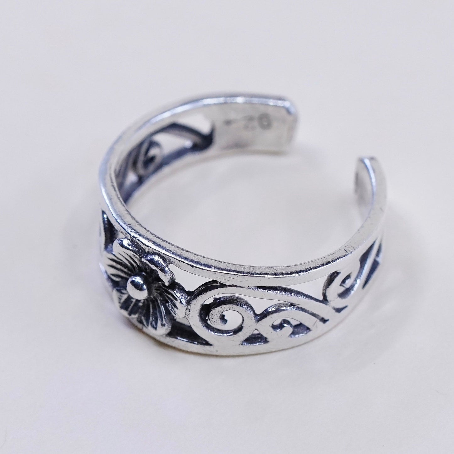 Size 5.75, vintage Sterling silver handmade ring, 925 filigree band with flower