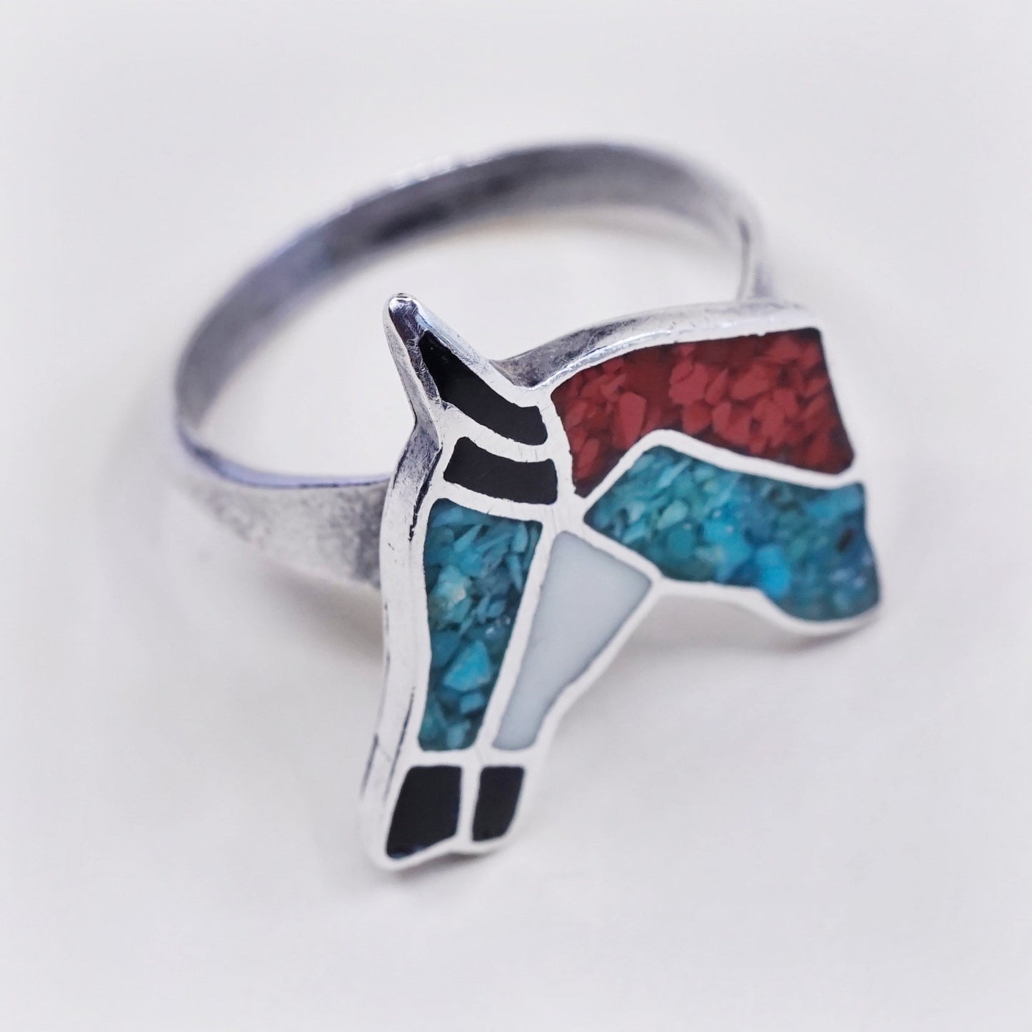 sz 7.5, vtg natives American Sterling silver ring, 925 horse w/ turquoise coral