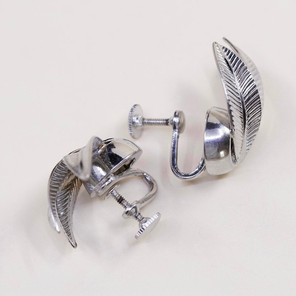 Vintage jewelry, silver Tone clip on leaves earrings