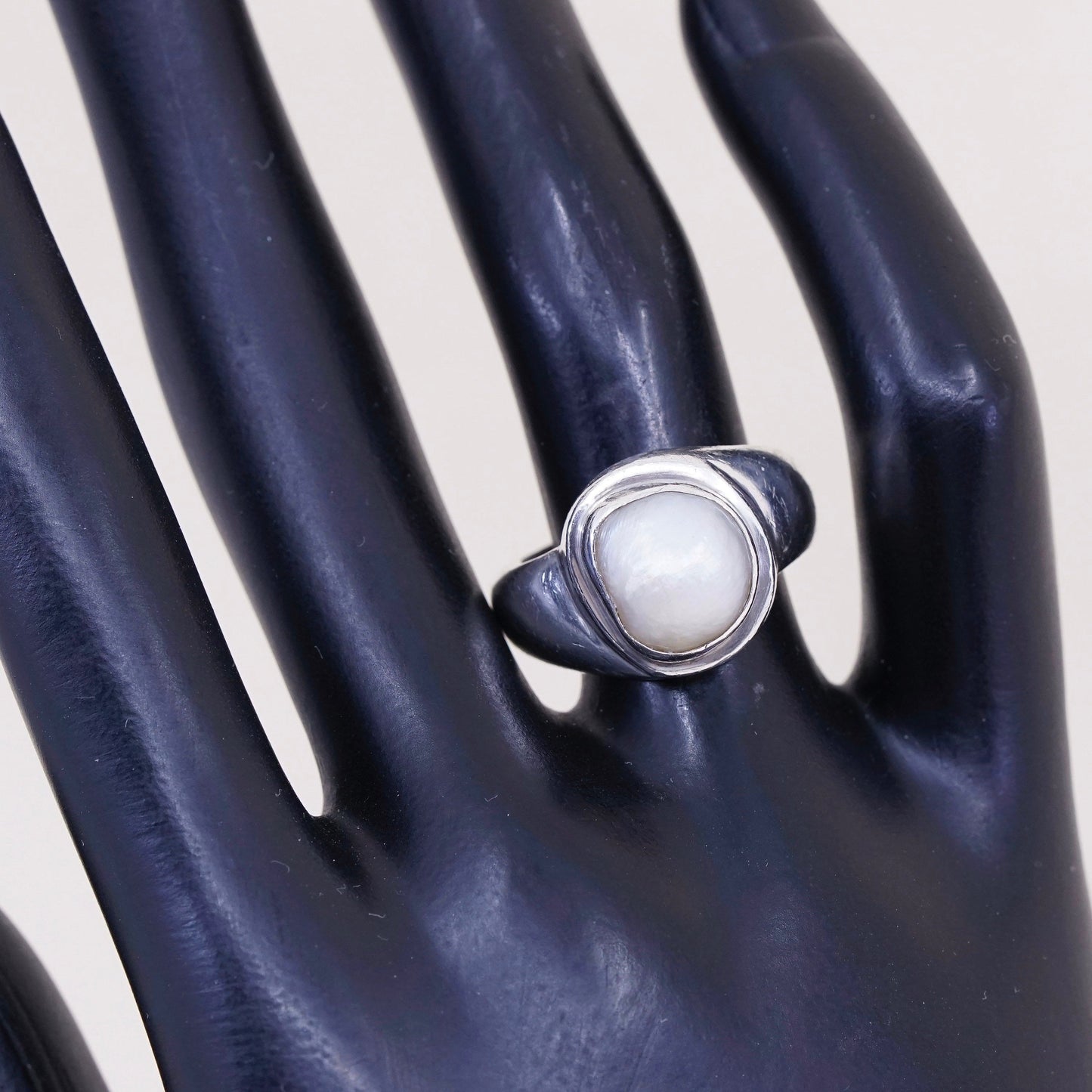sz 8.5, vtg Sterling silver handmade ring, modern 925 band w//th pearl