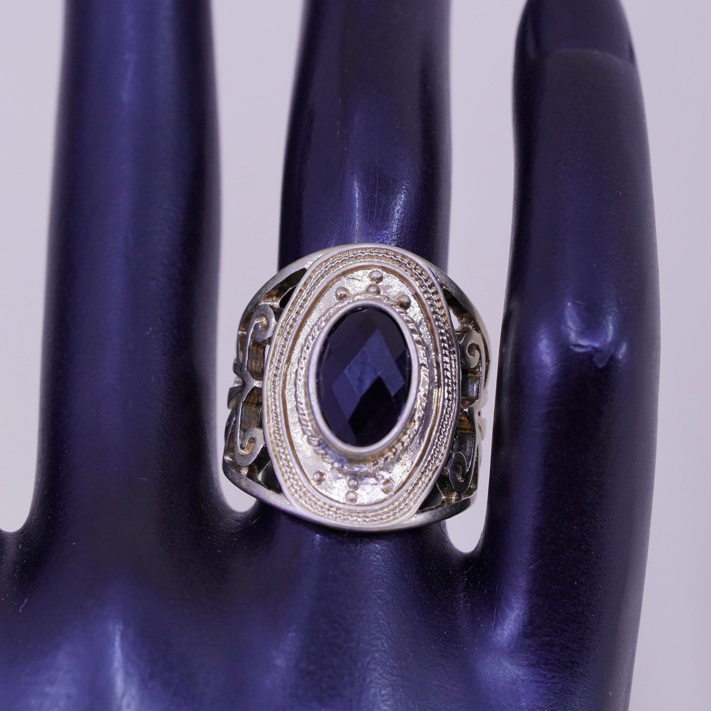 Size 7, vintage modern gold tone brass ring w/ black stone