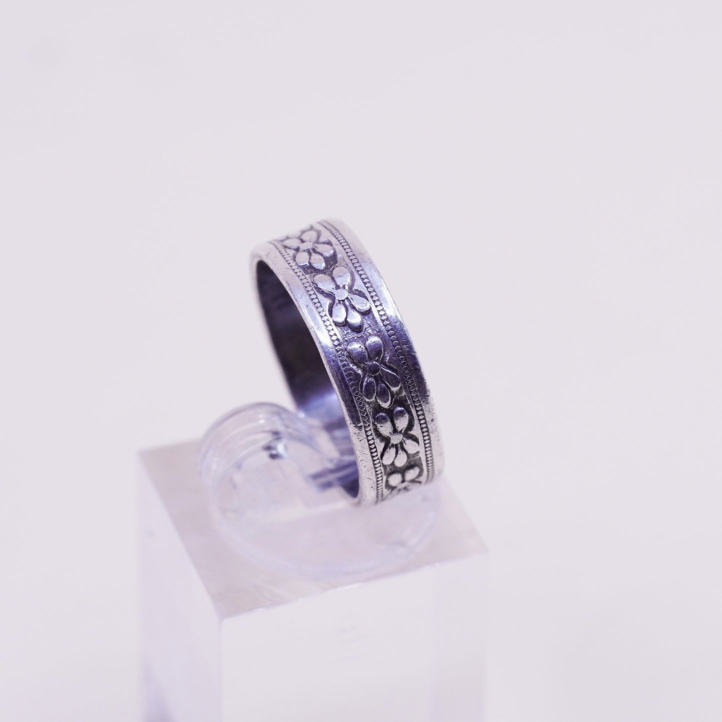 Size 7.25, vtg sterling silver handmade ring, 925 band with flower and leaves