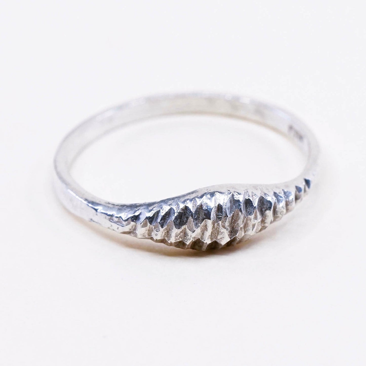 sz 7, vintage sterling silver handmade ring, Mexico 925 ribbed stackable band