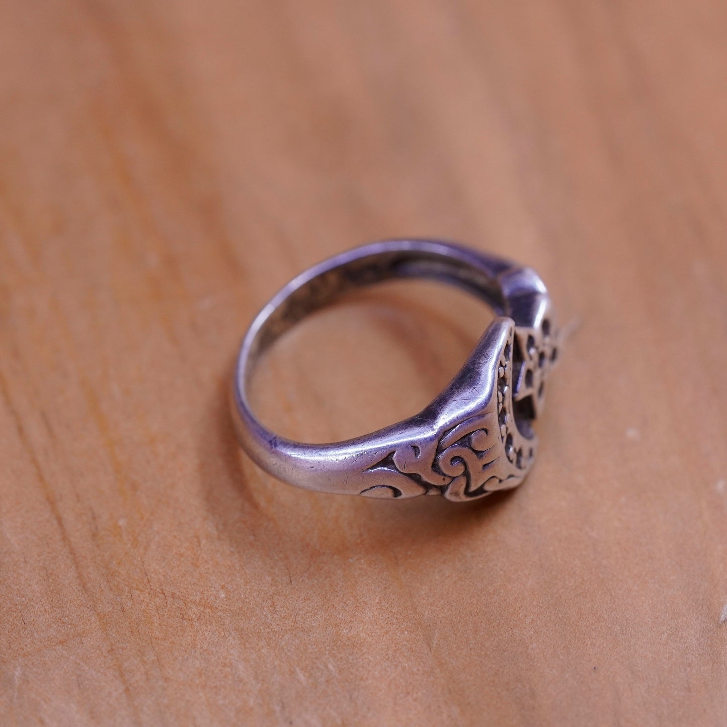 Size 7, vintage Sterling silver handmade tiny ring, 925 star band
