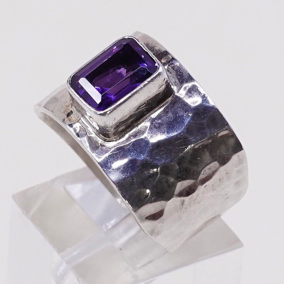 sz 8 vtg sterling silver handmade ring, Mexico 925 hammered band w/ amethyst