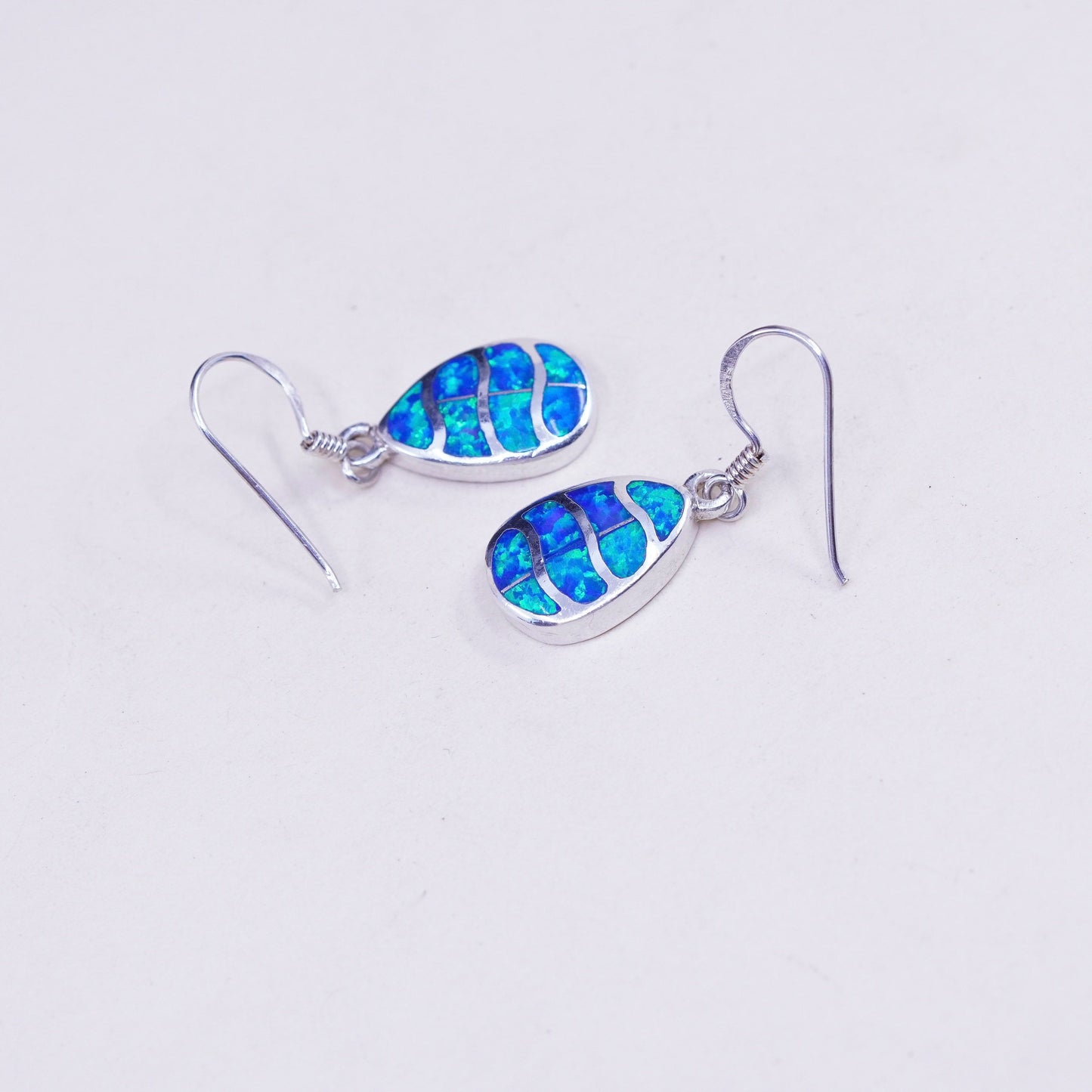 Vintage southwestern sterling 925 silver handmade teardrop earrings with opal