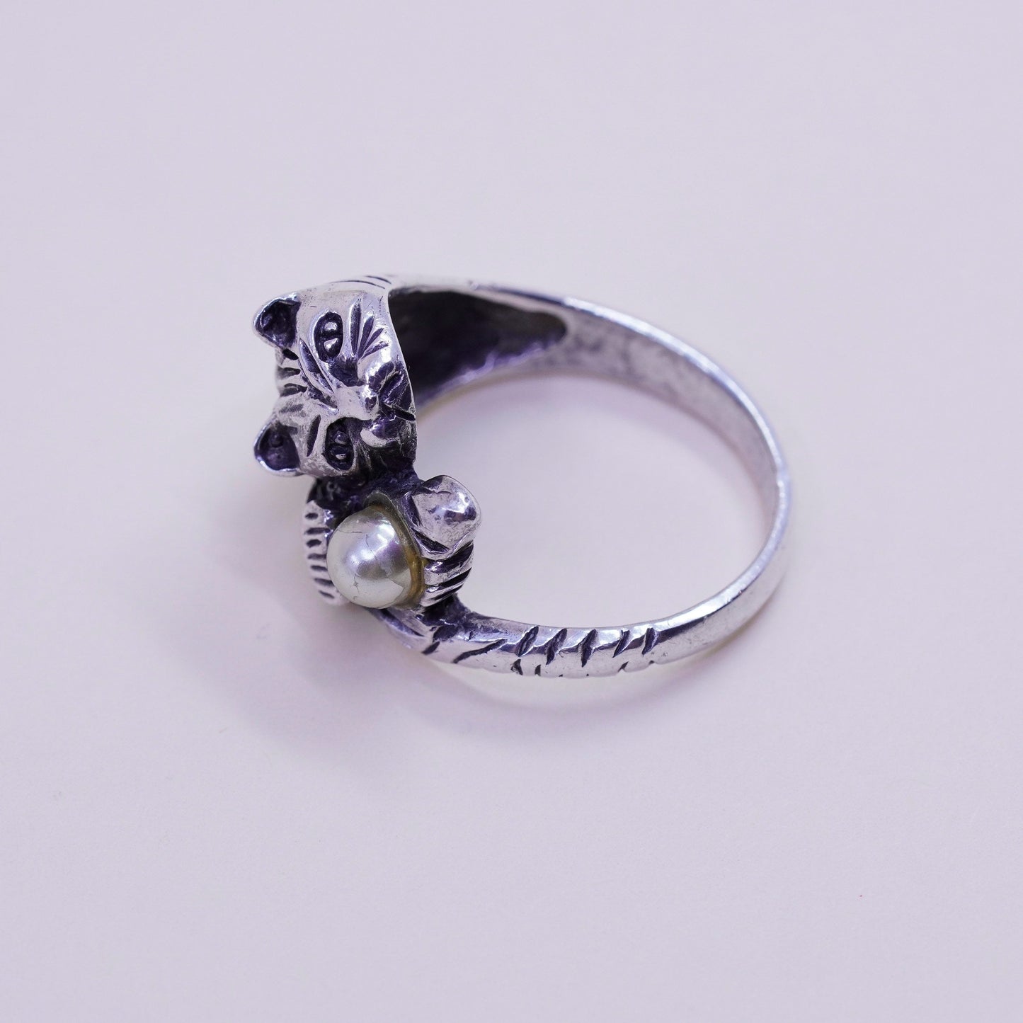 Size 9, vintage Sterling 925 silver handmade cat ring with faux pearl