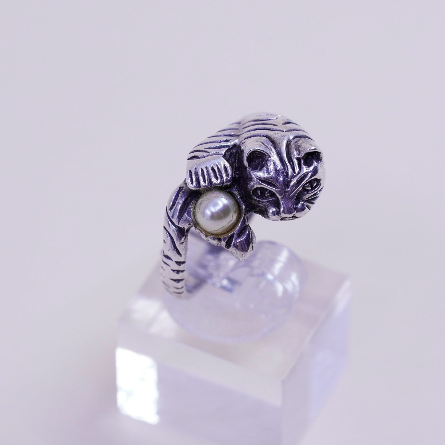 Size 9, vintage Sterling 925 silver handmade cat ring with faux pearl