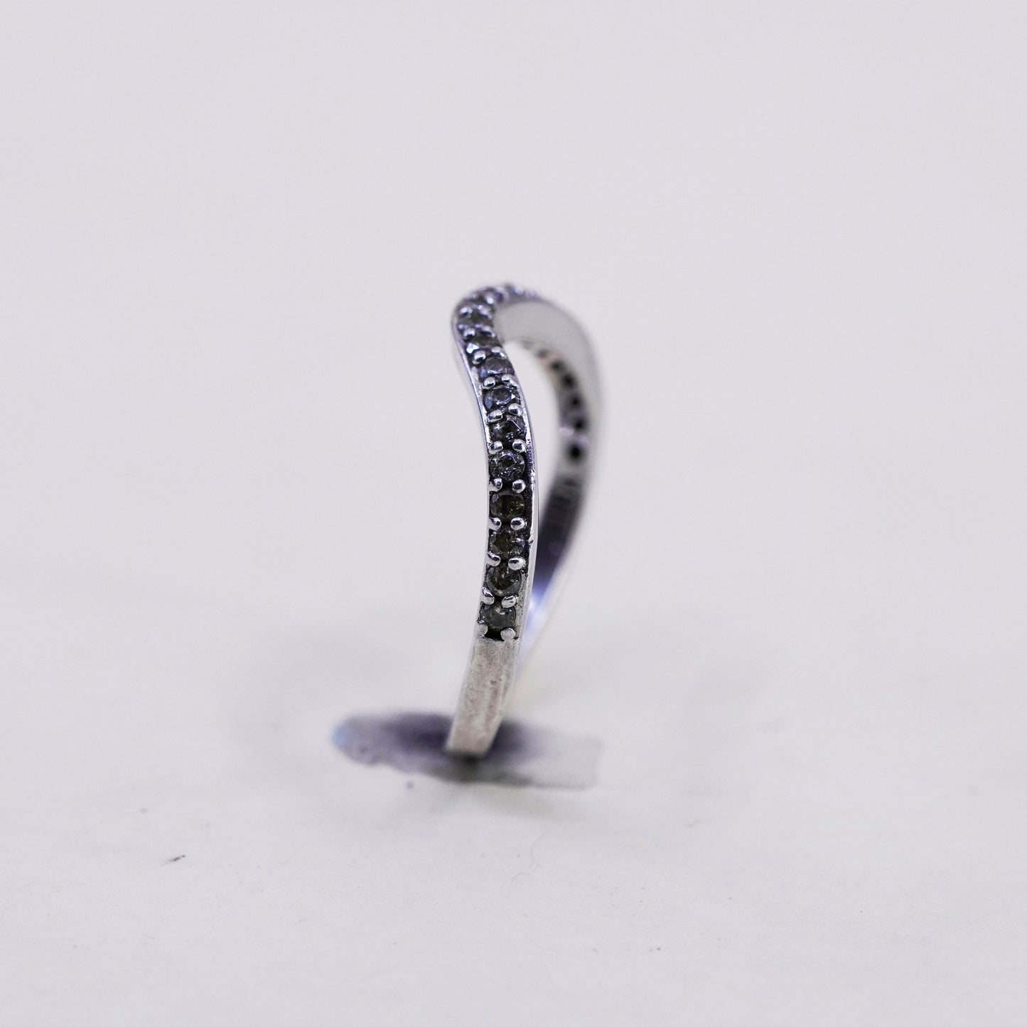 Size 6, Sterling 925 silver statement ring, wavy band with round CZ