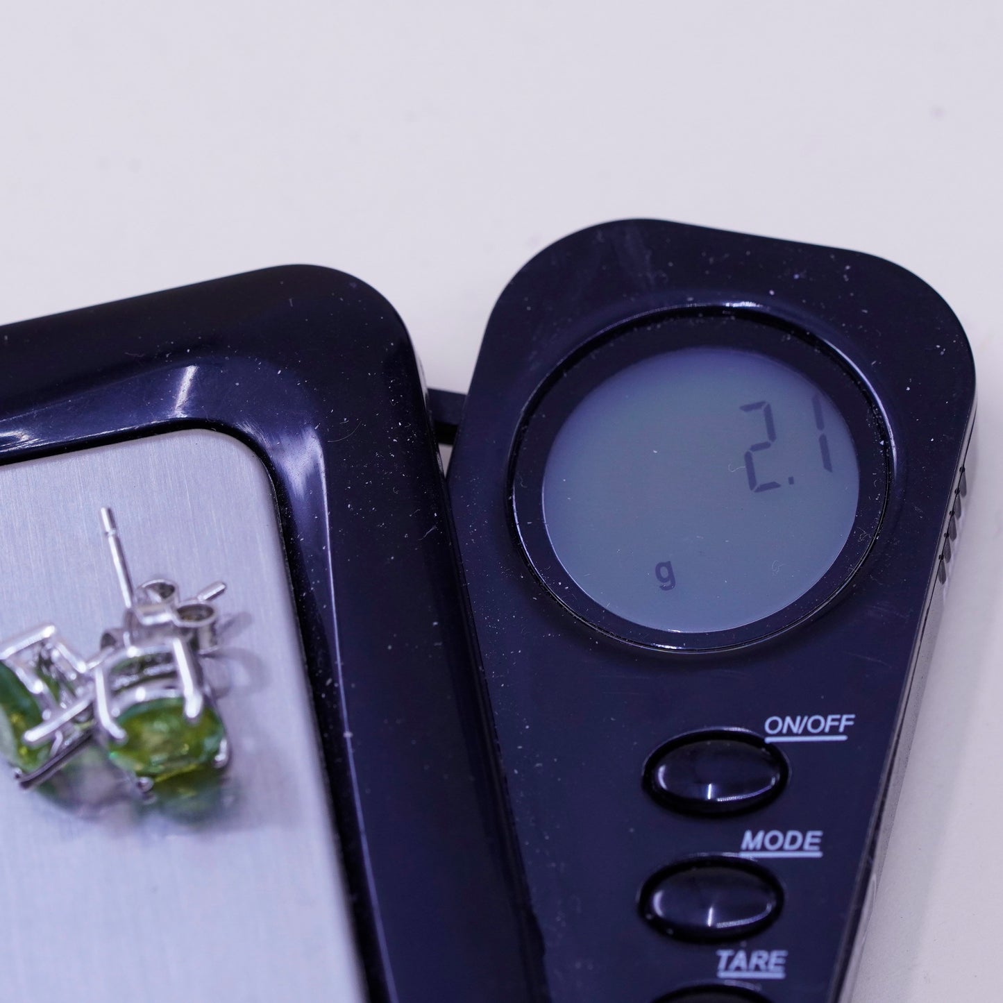 7mm, Vintage sterling 925 silver earrings with peridot, minimalist studs