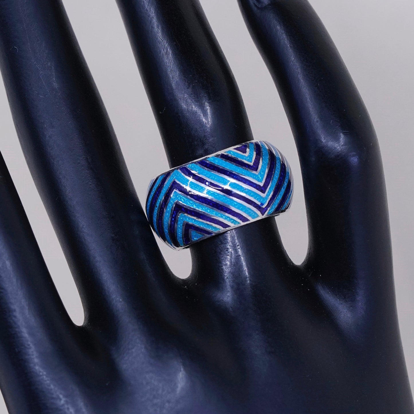 Size 6, vintage Sterling silver handmade ring, 925 band w/ blue enamel Zuni