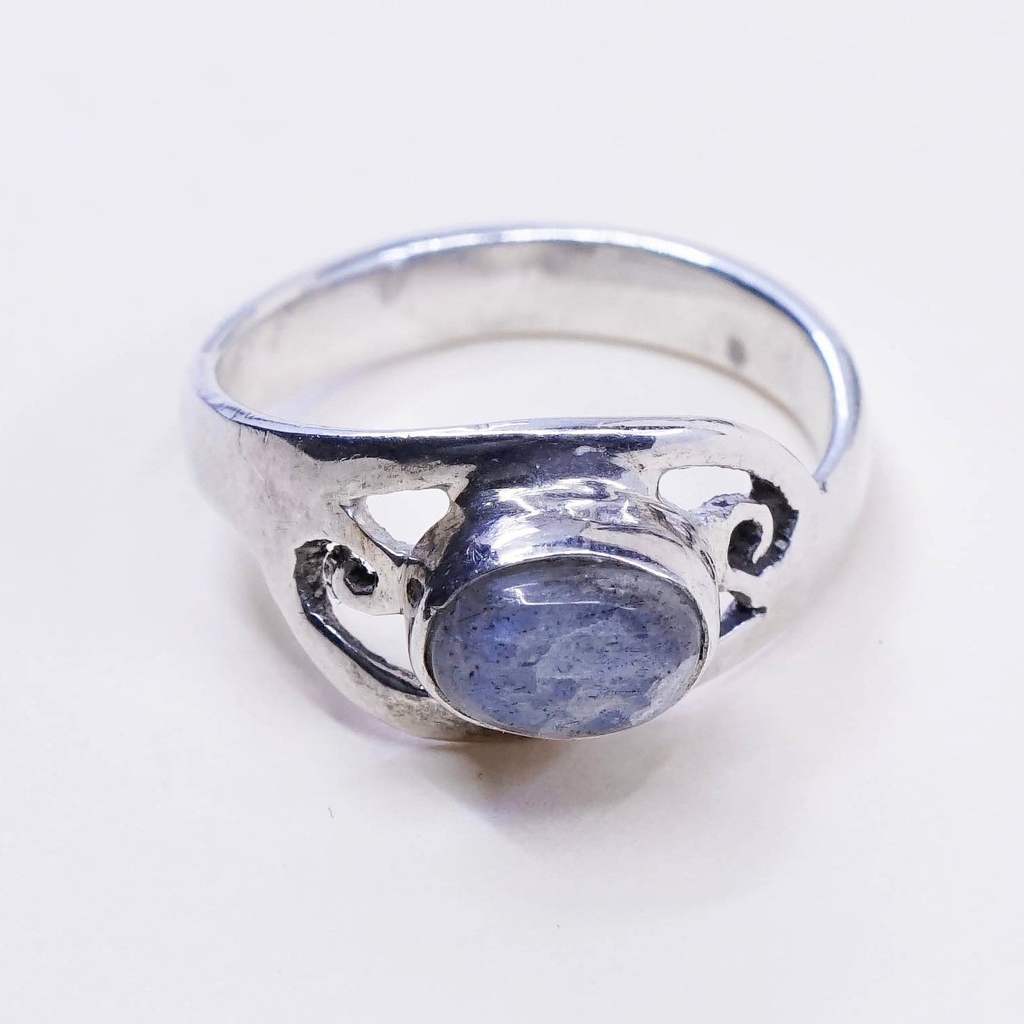 Size 4.25, vintage sterling 925 silver handmade ring with moonstone