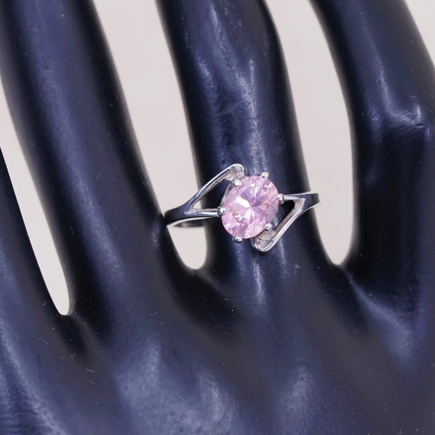 Size 7.5, vintage sterling 925 silver handmade ring with pink crystal
