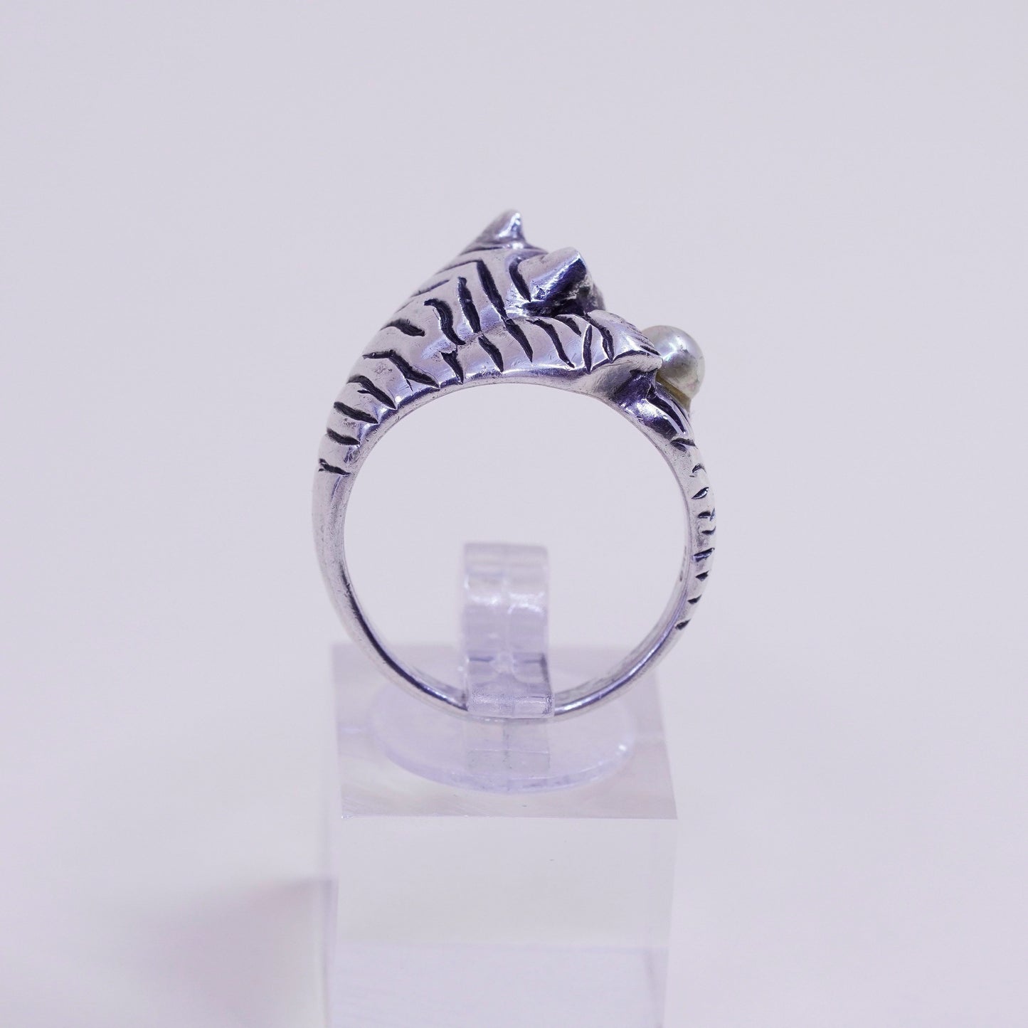 Size 9, vintage Sterling 925 silver handmade cat ring with faux pearl