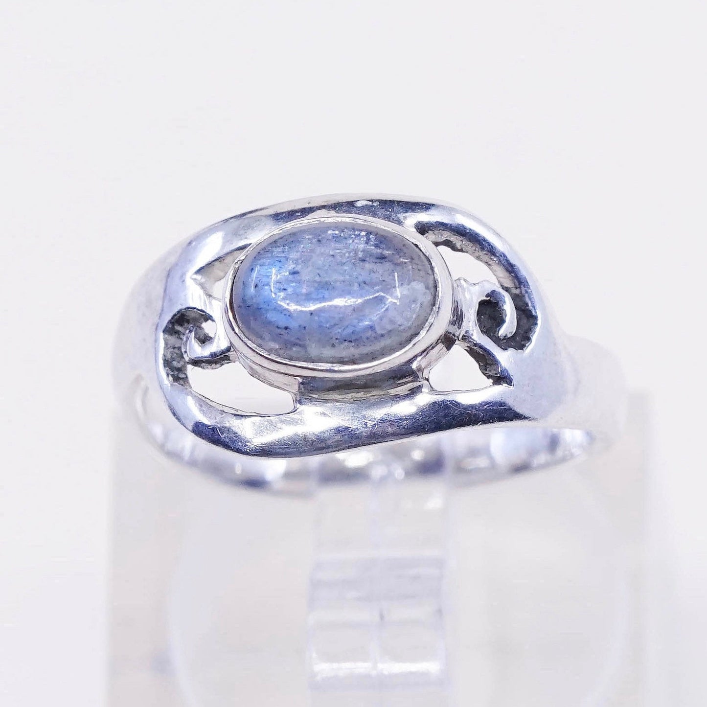 Size 4.25, vintage sterling 925 silver handmade ring with moonstone