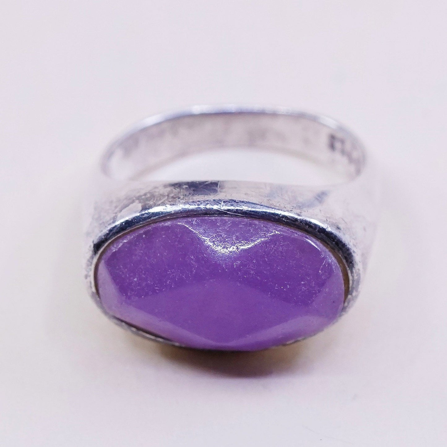 sz 6.75, vtg PB sterling silver handmade ring, with purple jade, stamped 925 PB