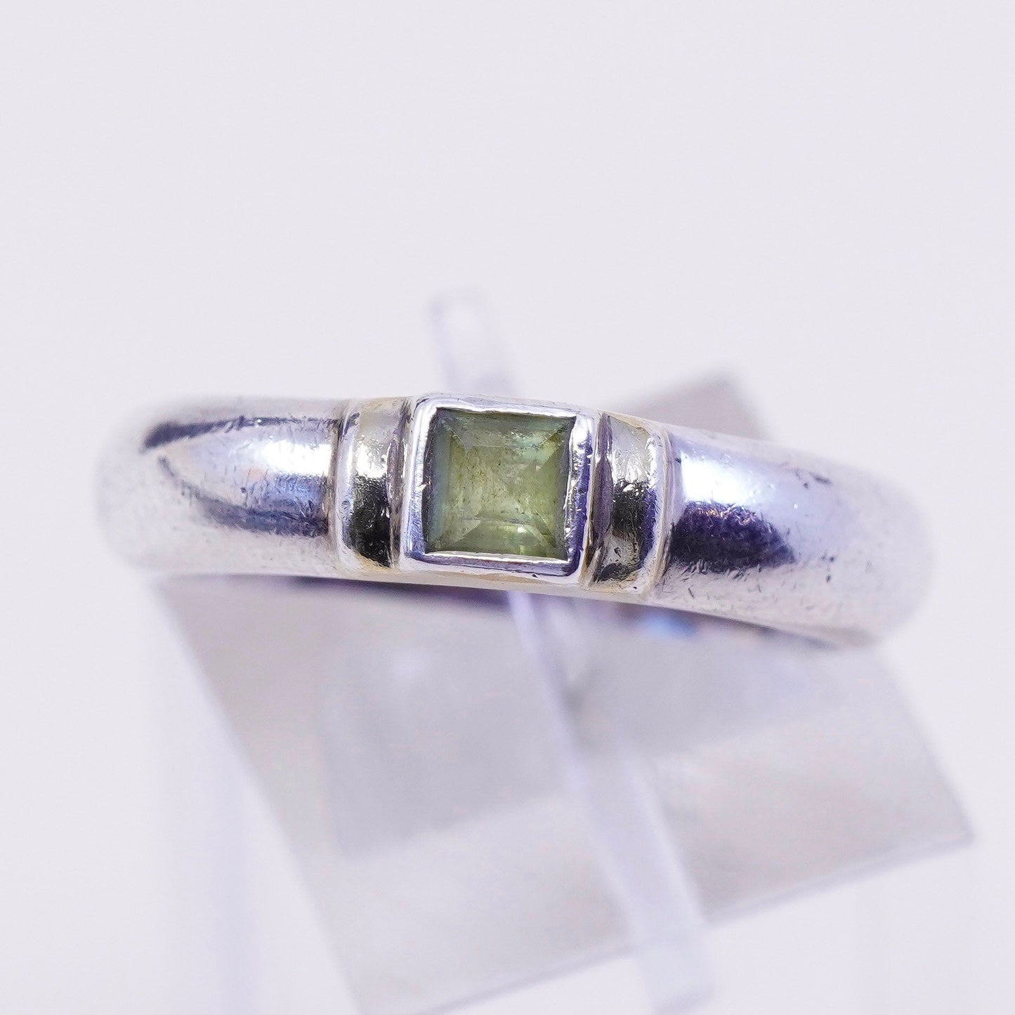 Size 8.5, vtg two Tone 14K gold sterling silver ring, modern 925 green peridot
