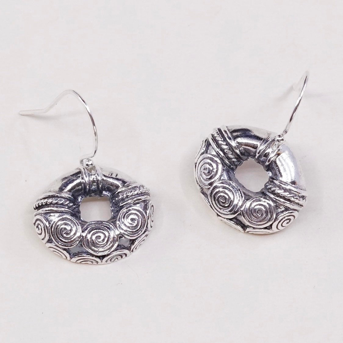 vtg Sterling silver handmade Bali earrings, 925 silver swirl pattern oval