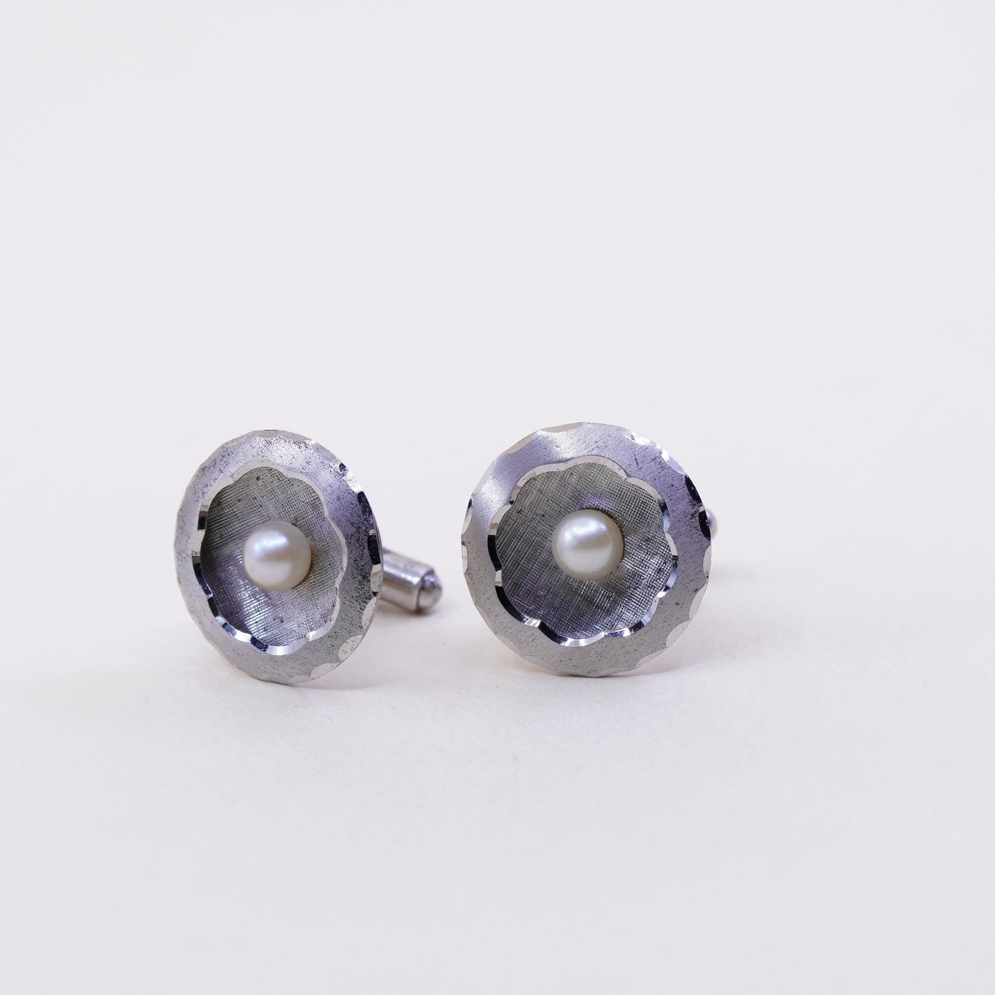 Vintage 1950s sterling silver cuff link, 925 textured round cufflink with pearl