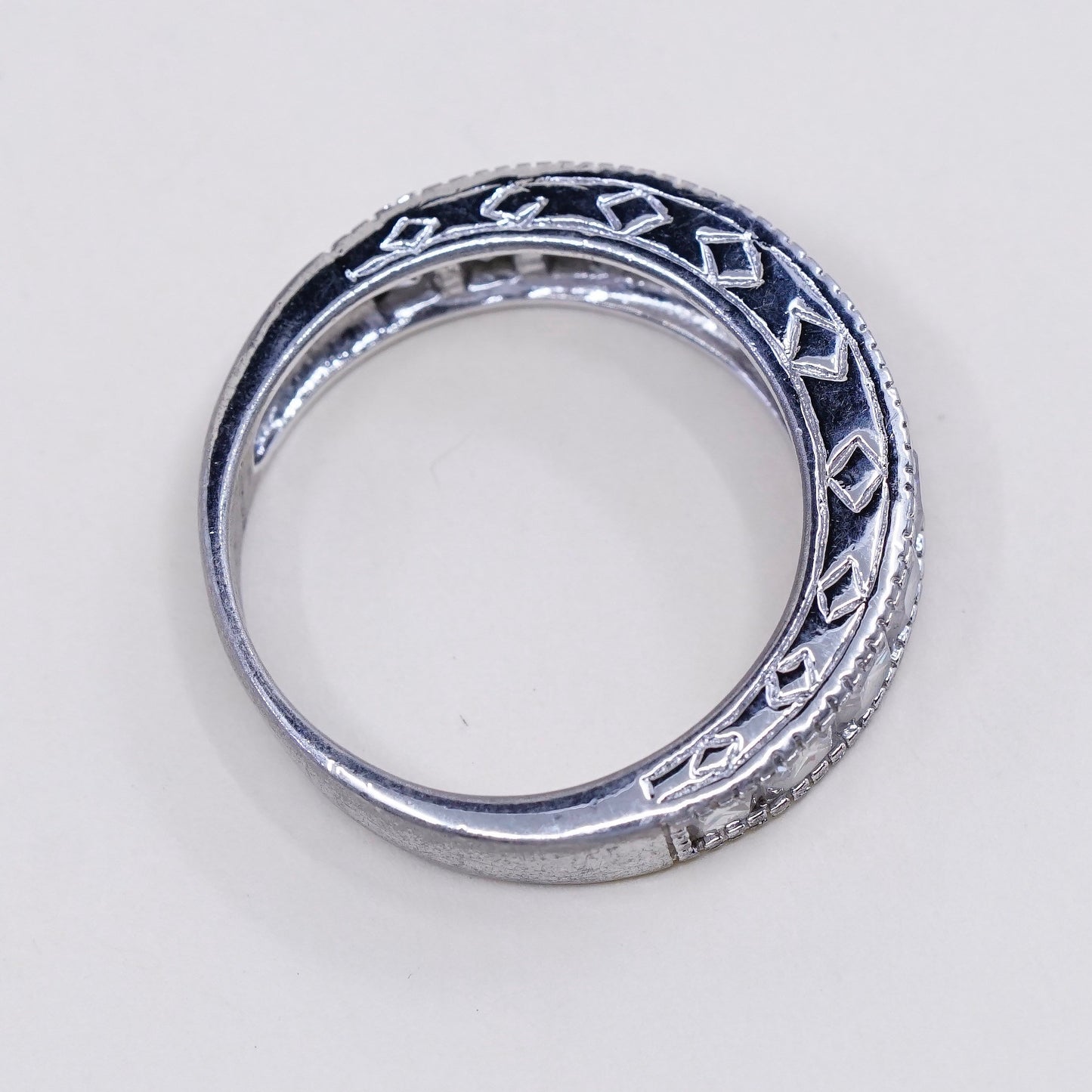 sz 7, Sterling silver fashion statement ring, wedding band, 925 silver with CZ