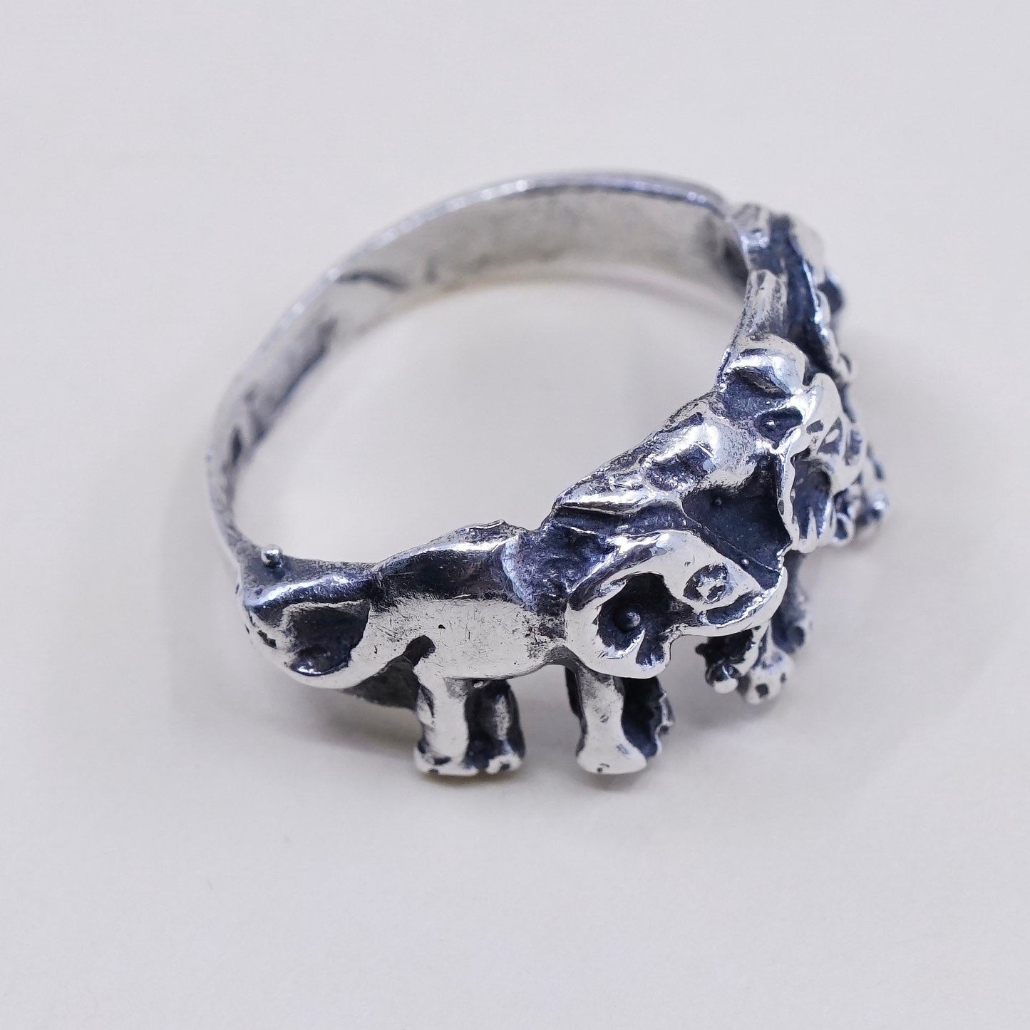 Size 5.75, vintage sterling silver handmade ring. 925 silver elephant band