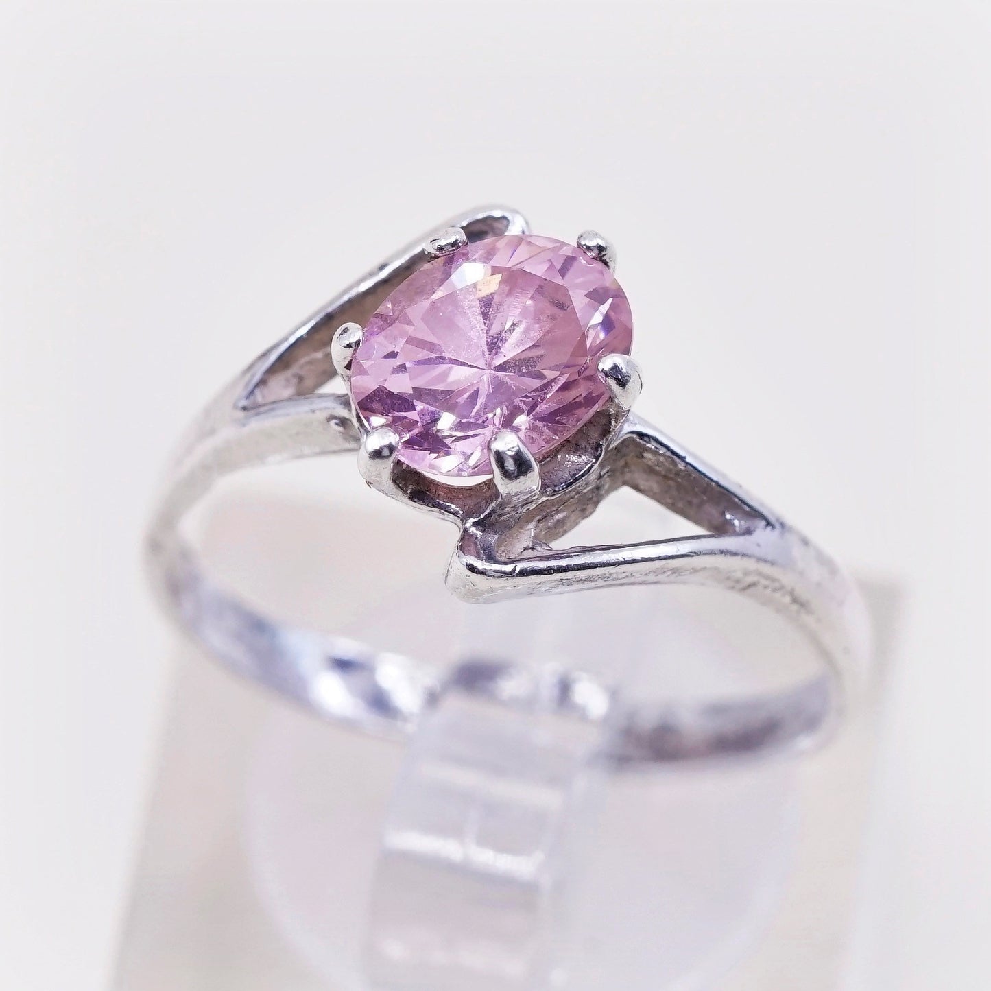 Size 7.5, vintage sterling 925 silver handmade ring with pink crystal