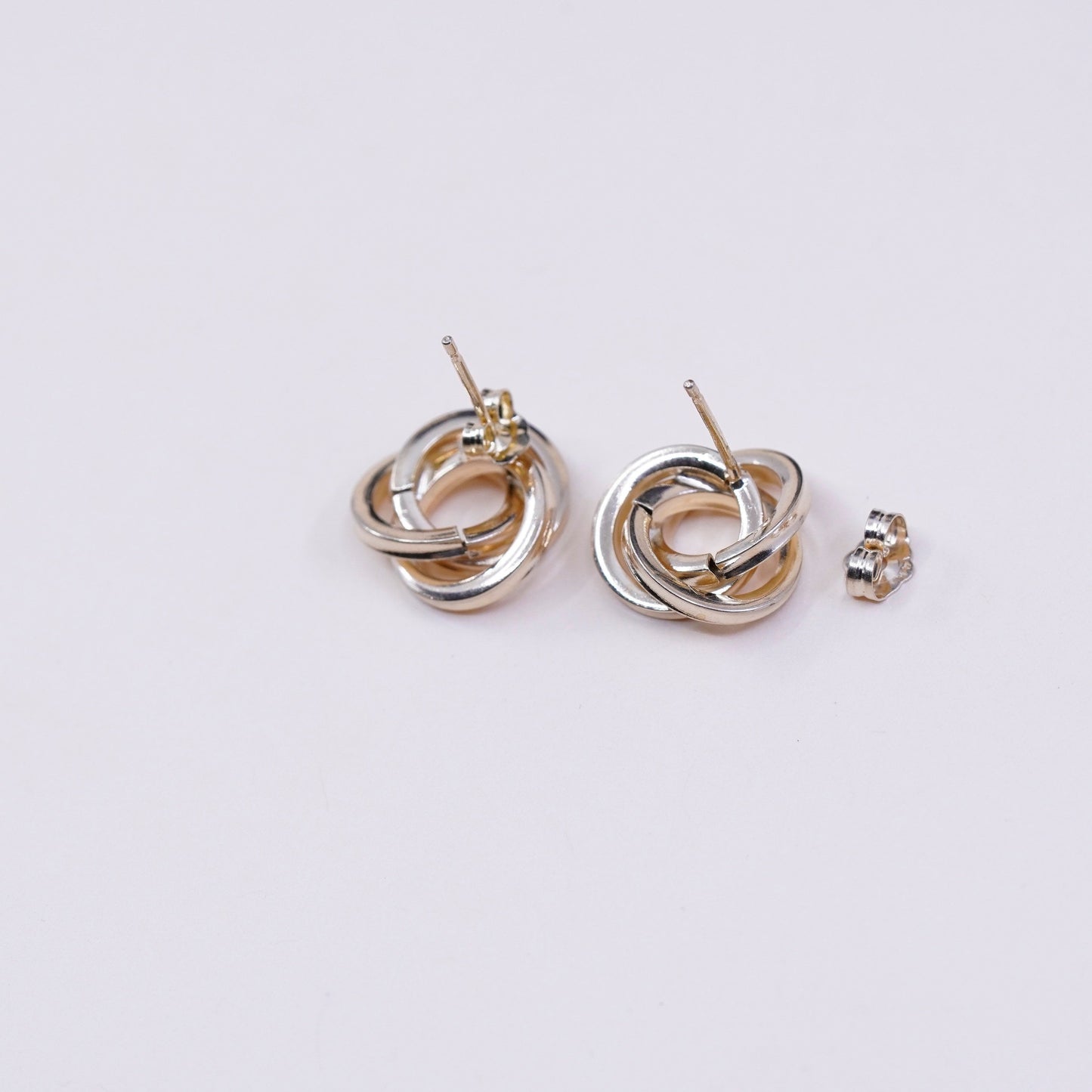 2.8g, vintage 14K yellow gold earrings, real gold edgy entwined circle studs , stamped 14K