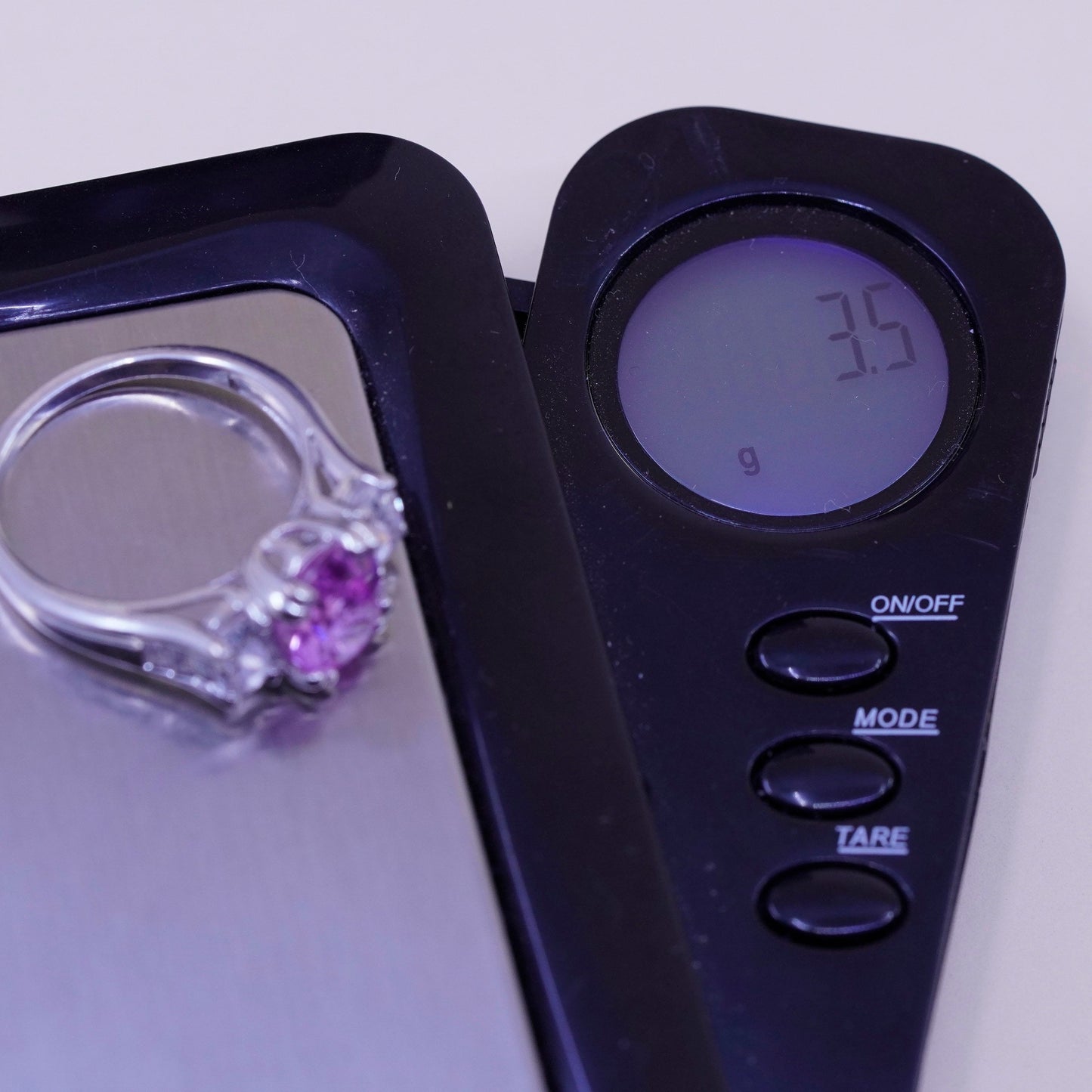 Size 7, Vintage Sterling 925 silver fashionable ring with pink clear crystal